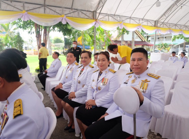 เข้าร่วมพิธีเสกนำพระพุทธมนต์ศักดิ์สิทธิ์และพิธีเวียนเทียนสมโภชน้ำพระพุทธมนต์ศักดิ์สิทธิ์ เพื่อใช้ในงานเฉลิมพระเกียรติพระบาทสมเด็จพระเจ้าอยู่หัว ... พารามิเตอร์รูปภาพ 18